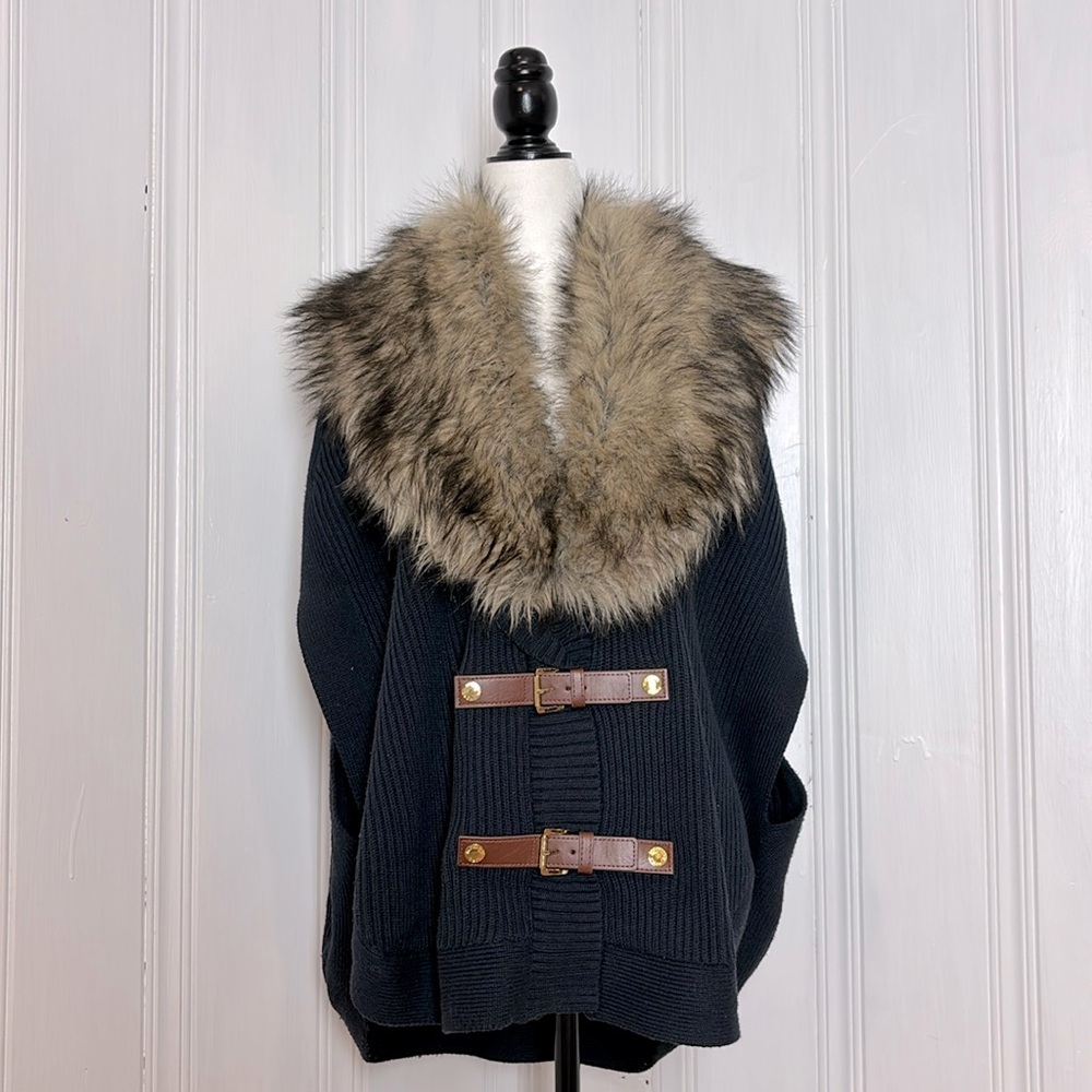 MICHAEL KORS Oversized Navy Blue Knitted Vest with Removable Faux Fur Collar